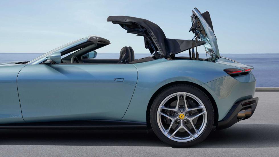 Ferrari Roma Spider: Η κάμπριο Roma έφτασε με 620 άλογα!